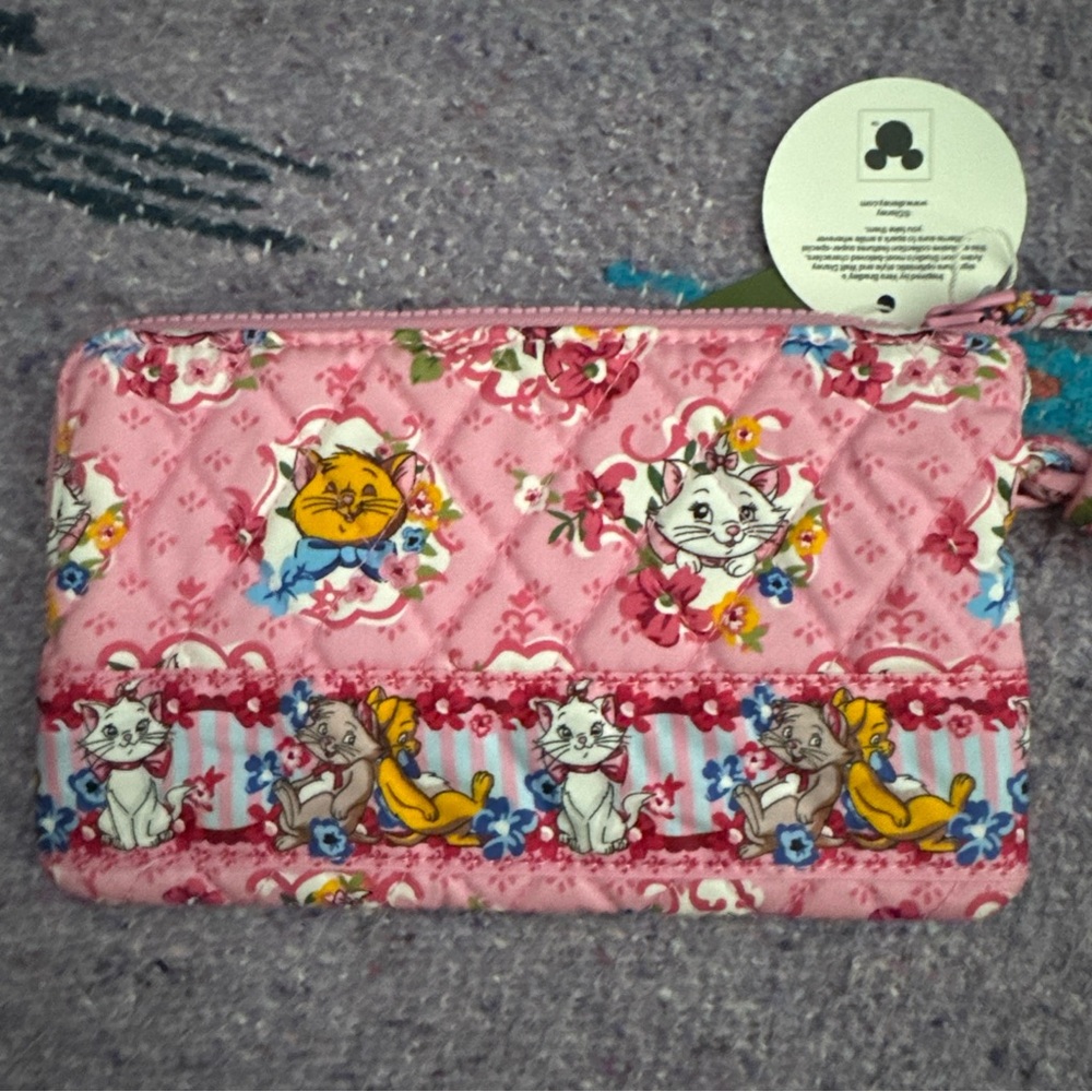 Vera Bradley Disney Aristocats Zip Wristlet EXACT PATTERN NWT - Picture 4 of 5